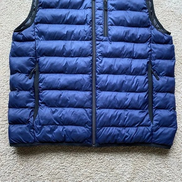 Men’s Puffer Vest - Picture 3 of 11